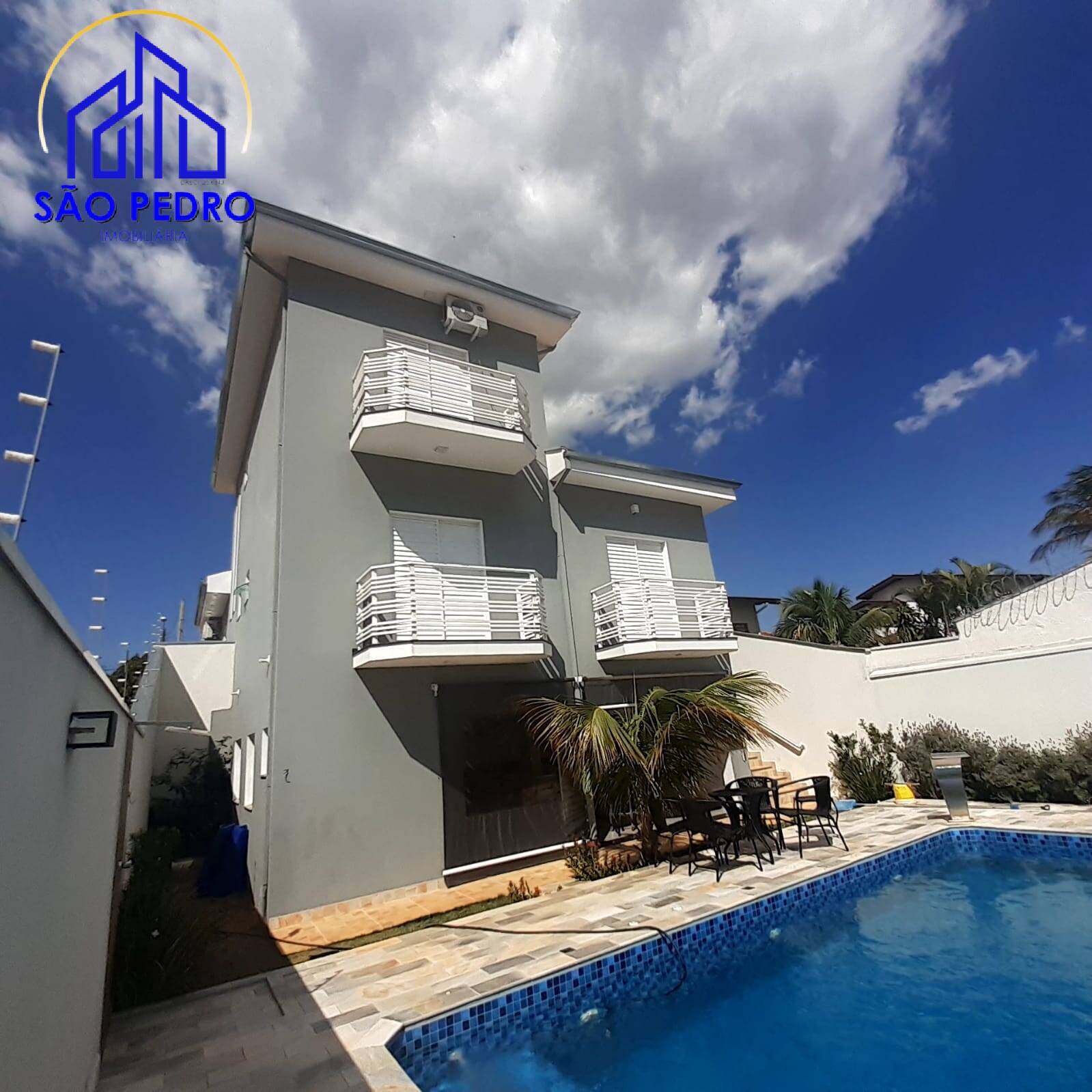Casa, 3 quartos, 212 m² - Foto 1
