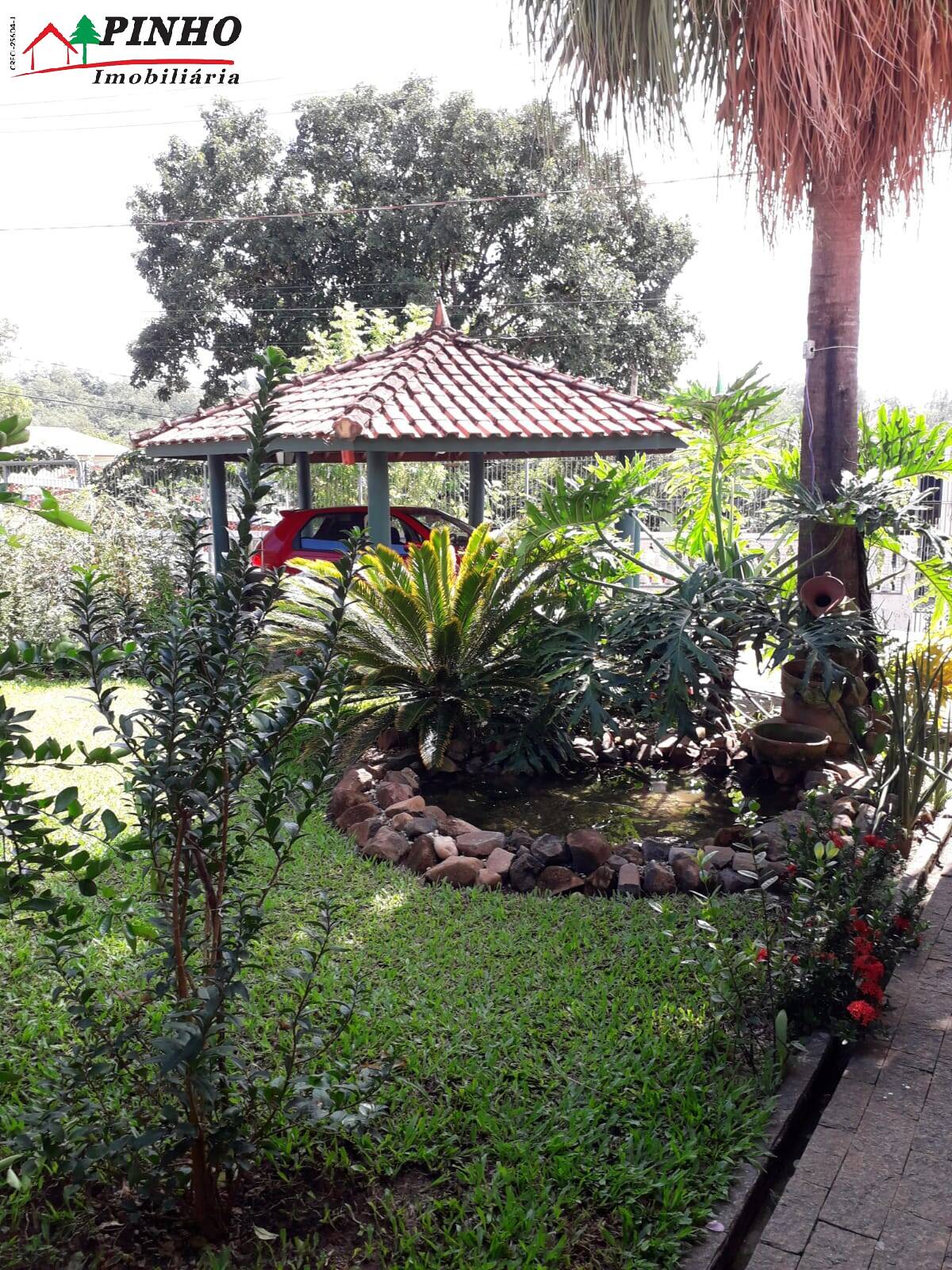 LINDA CASA EM ÁGUAS DE SÃO PEDRO