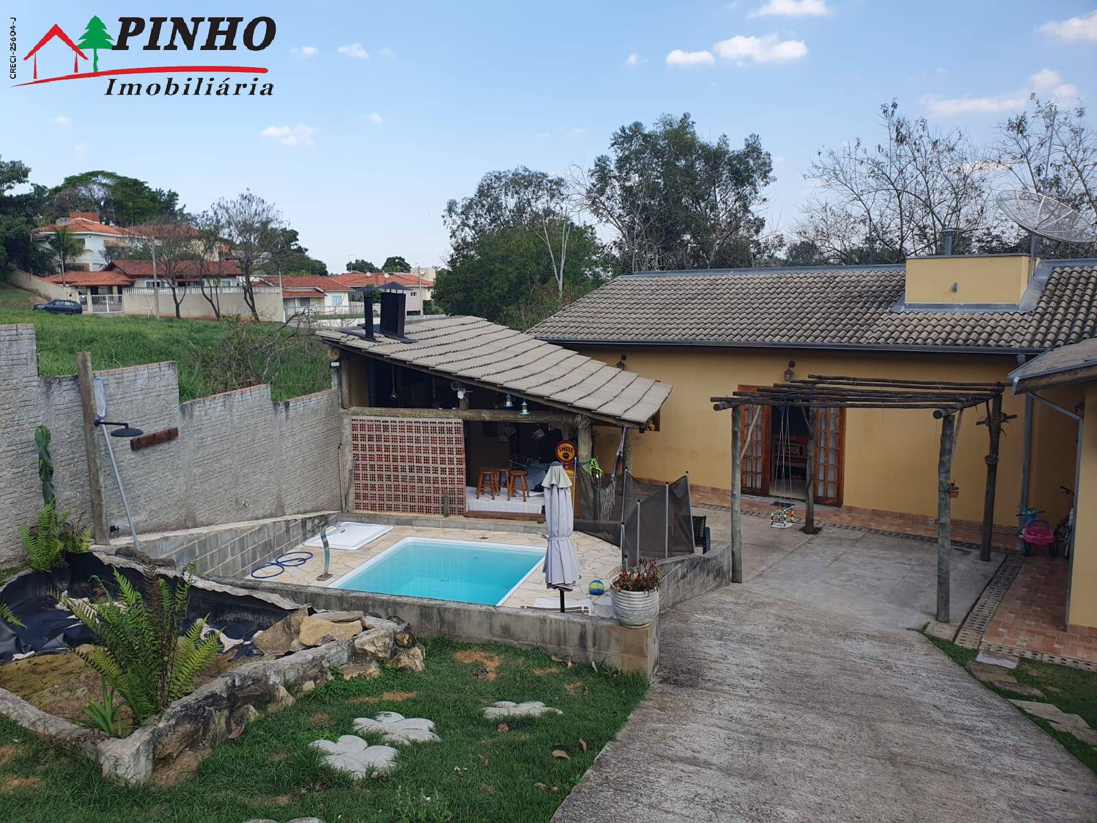 CASA CHARMOSA EM ÁGUAS DE SÃO PEDRO