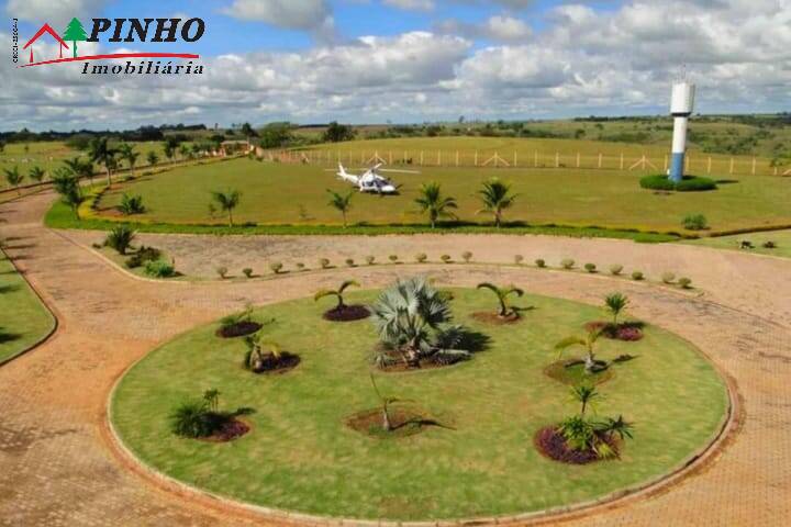 FAZENDA DE ALTO PADRÃO MONTADA NA PECUÁRIA