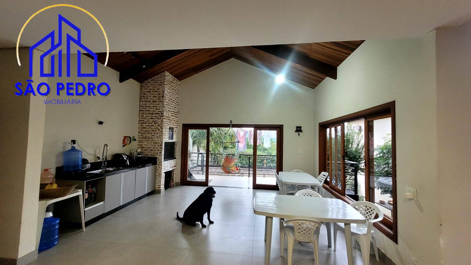 Casa à venda com 4 quartos, 272m² - Foto 3