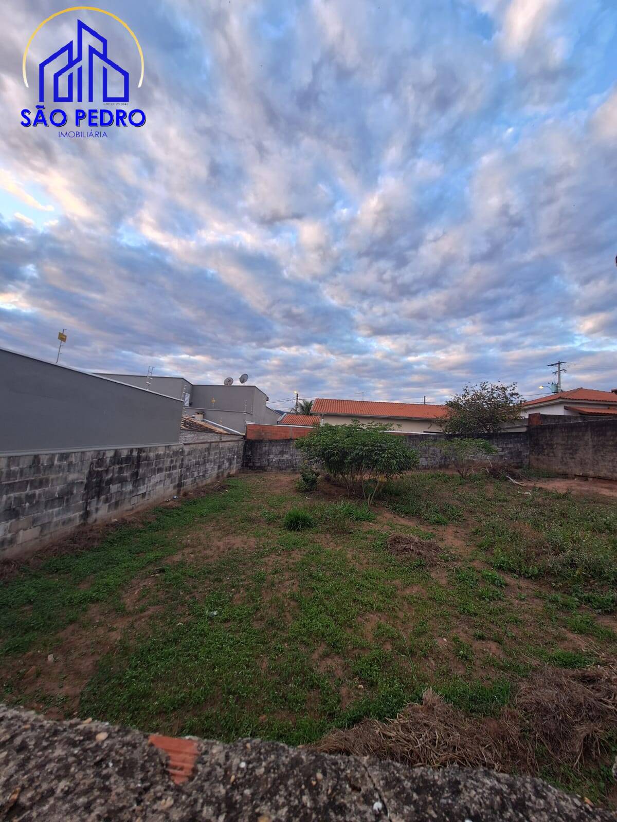 LINDO TERRENO NO JARDIM NAVARRO