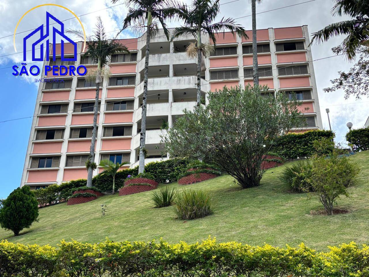 Apartamento à venda com 3 quartos, 145m² - Foto 1