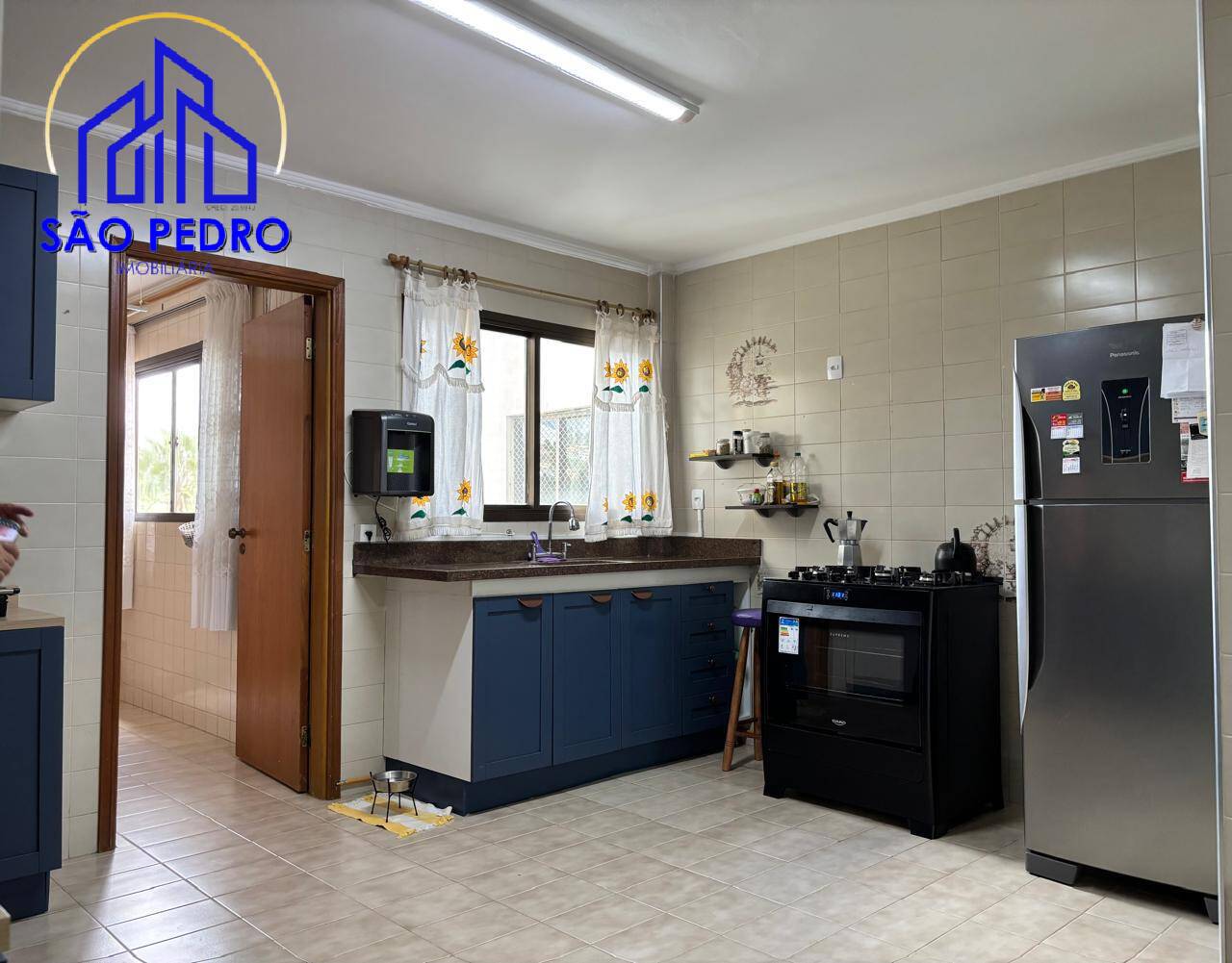 Apartamento à venda com 3 quartos, 145m² - Foto 13