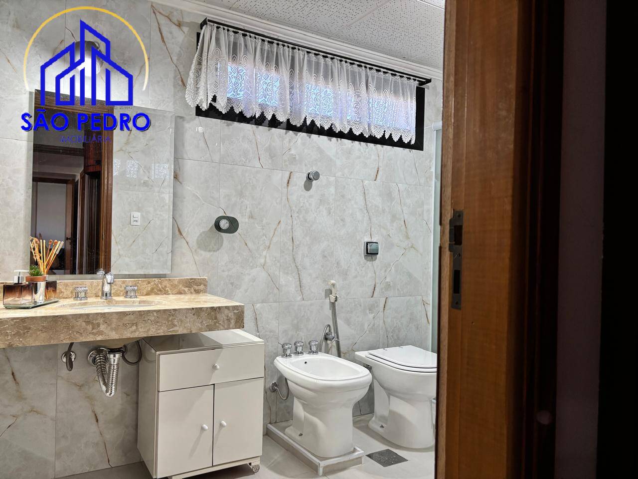 Apartamento à venda com 3 quartos, 145m² - Foto 25