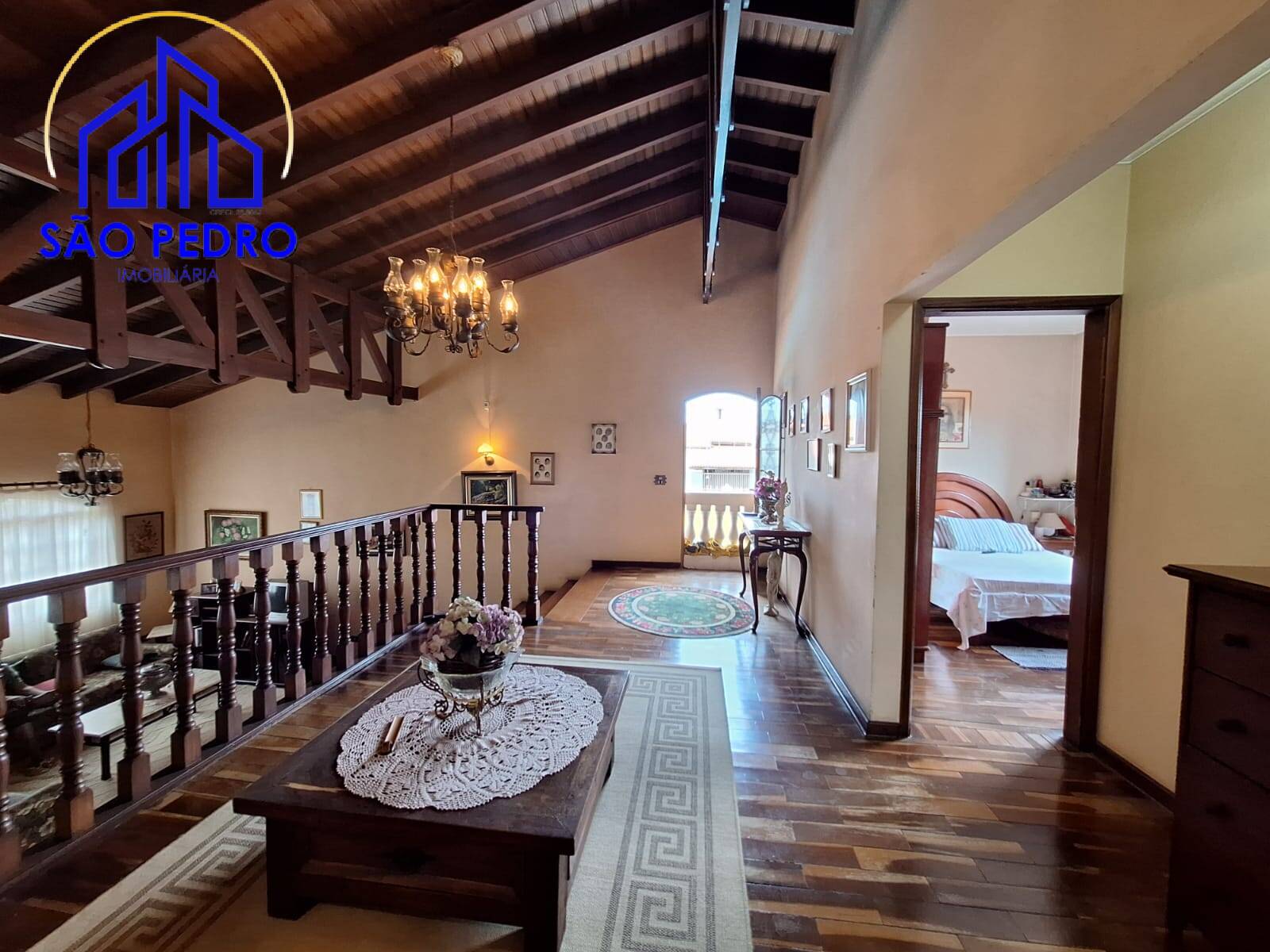 Casa, 3 quartos, 212 m² - Foto 1