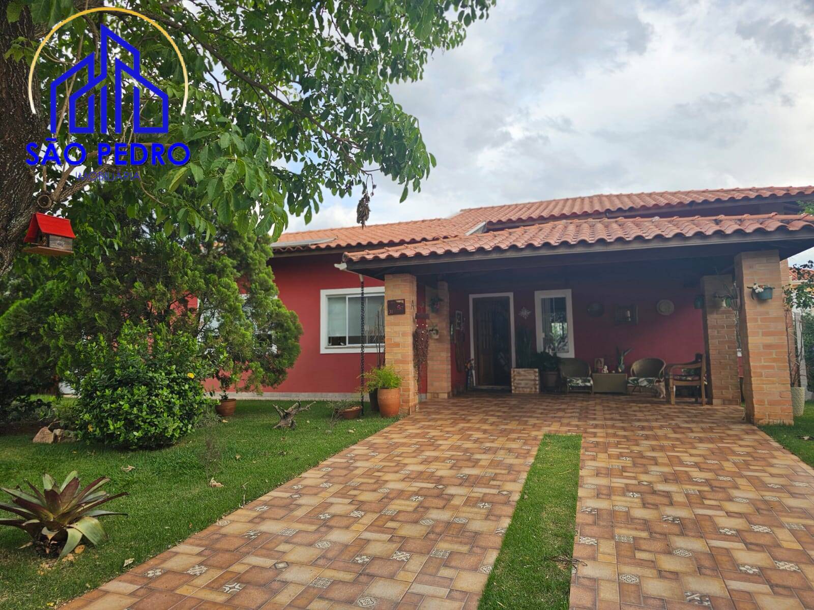 Casa, 4 quartos, 178 m² - Foto 1